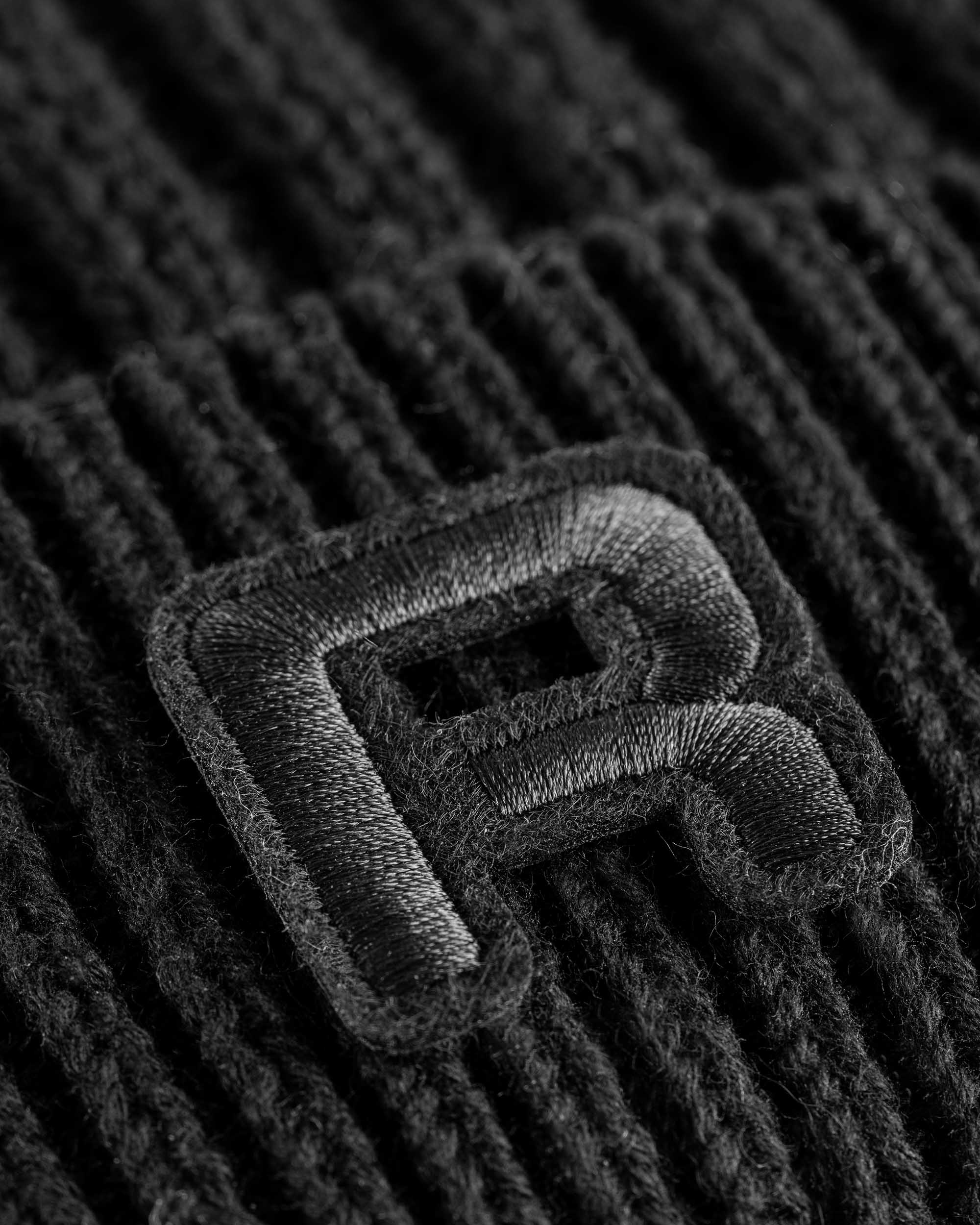 Ease Beanie Deep Black