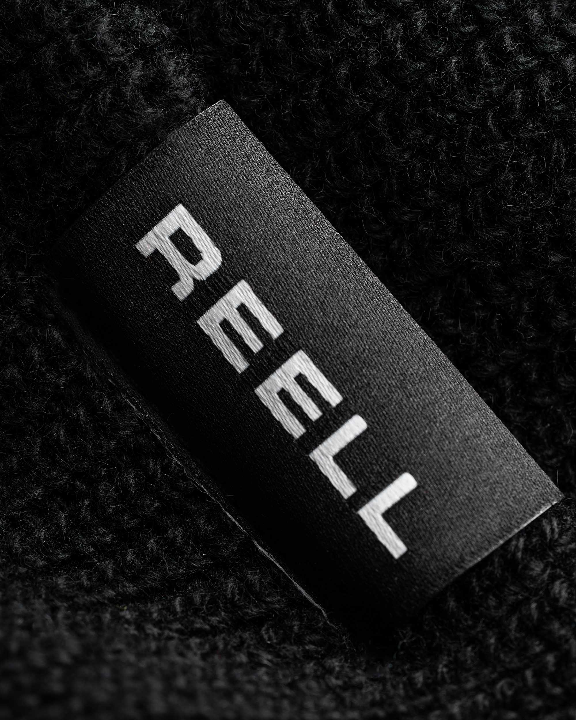 Dock Beanie Deep Black