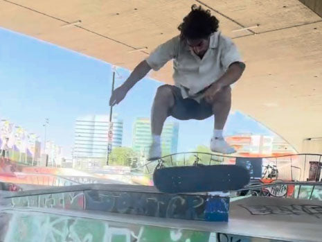 Douwe - 1 day 1 Skatepark 100 Tricks